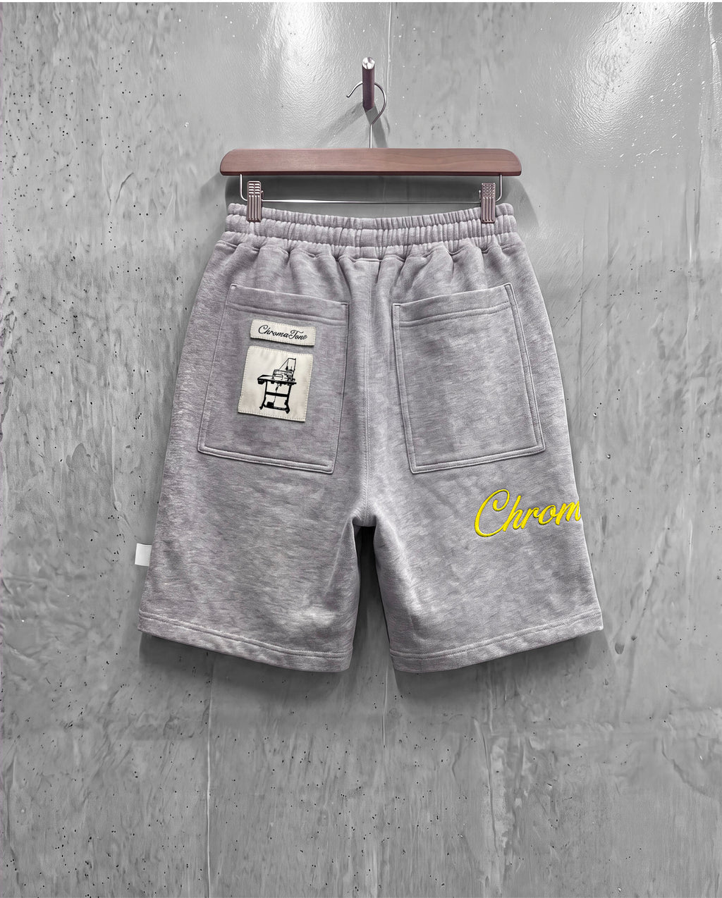 EMBROIDERED SWEATSHORTS [CANARY]