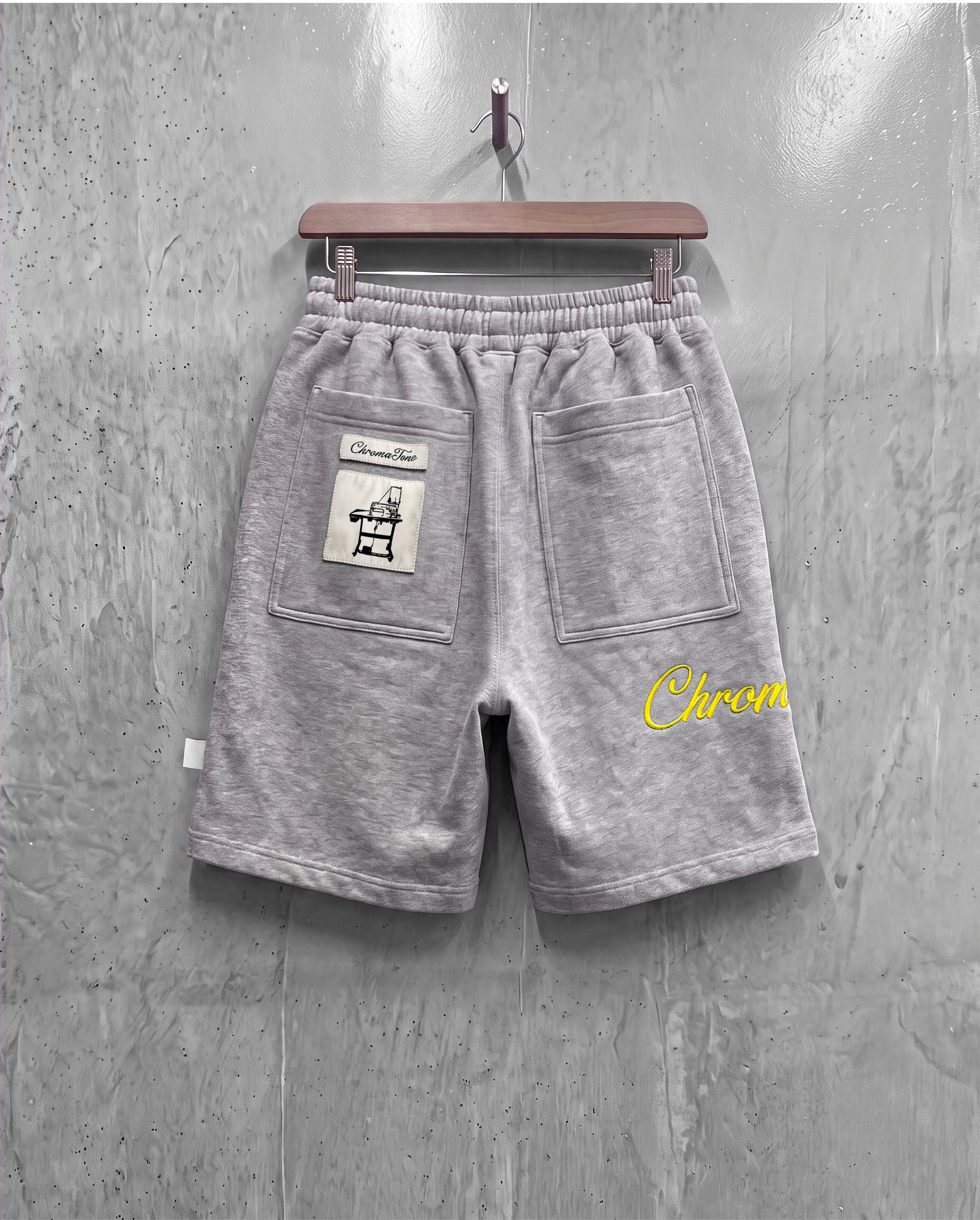 EMBROIDERED SWEATSHORTS [CANARY]