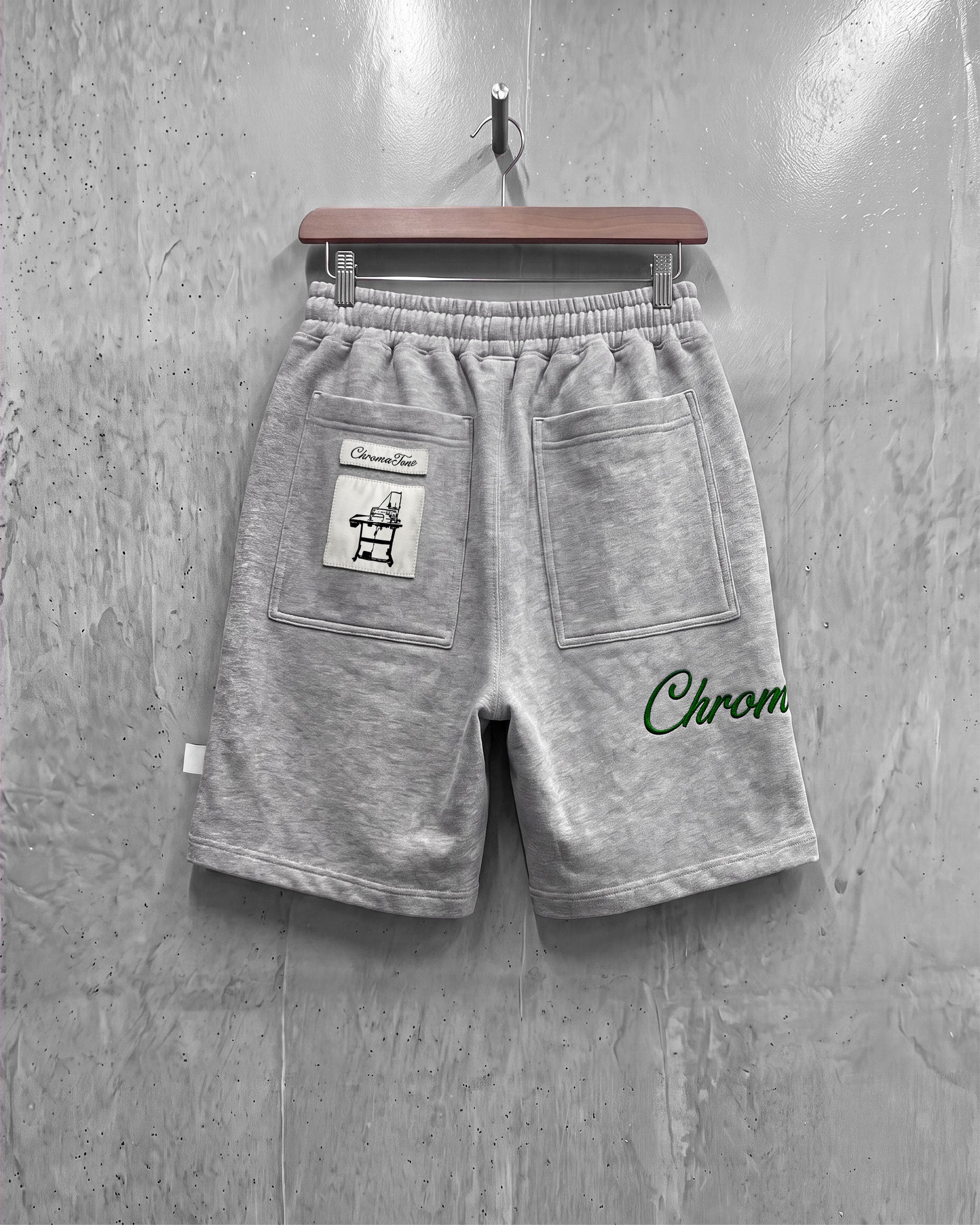 EMBROIDERED SWEATSHORTS [EMERALD]